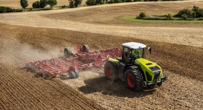 Modellfrissítéssel újít a XERION traktorcsalád